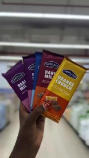 Call it Random Acts of Chocolate 🤭 Accidentally on purpose 😉mnatutaka wapi next? 🎅🏾 Semeni tuchape raid 📋

#Dairyland #RaiseTheBar #DairylandChocolates